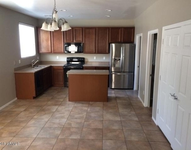 14737 N 174th Drive - Photo Thumbnail 3