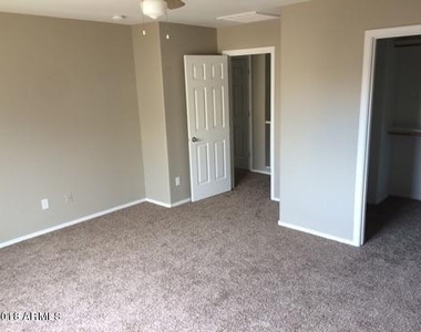 14737 N 174th Drive - Photo Thumbnail 12