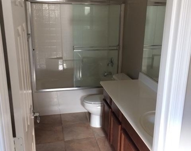 14737 N 174th Drive - Photo Thumbnail 13