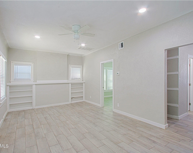 6812 N 23rd Avenue - Photo Thumbnail 2