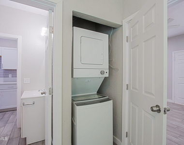 6812 N 23rd Avenue - Photo Thumbnail 5