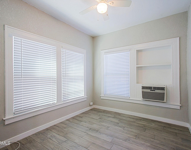 6812 N 23rd Avenue - Photo Thumbnail 7