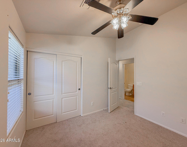 43676 W Wade Drive - Photo Thumbnail 17