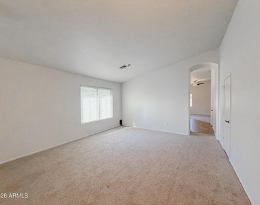 43676 W Wade Drive - Photo Thumbnail 3