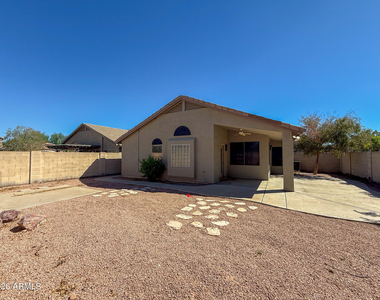 43676 W Wade Drive - Photo Thumbnail 30