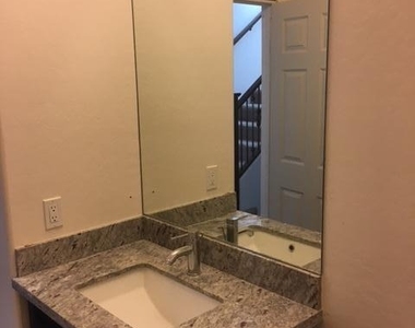 1502 E Dunlap Avenue - Photo Thumbnail 7