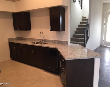 1502 E Dunlap Avenue - Photo Thumbnail 3