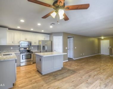 1348 S Mosley Court - Photo Thumbnail 6