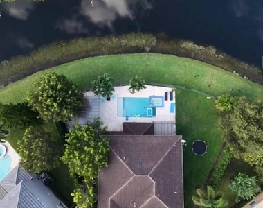 4251 E Seneca Avenue - Photo Thumbnail 45