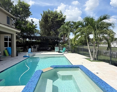 4251 E Seneca Avenue - Photo Thumbnail 33