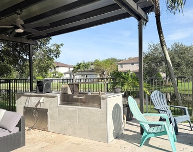 4251 E Seneca Avenue - Photo Thumbnail 41