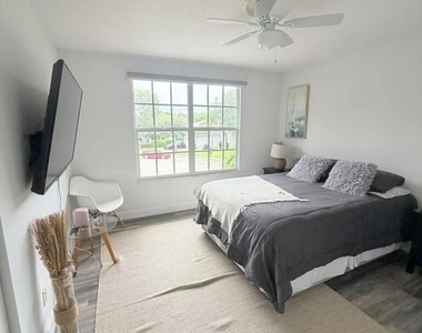 4251 E Seneca Avenue - Photo Thumbnail 28