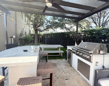 4251 E Seneca Avenue - Photo Thumbnail 42