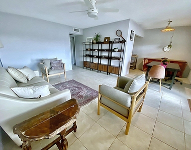 27 Richmond D Crescent - Photo Thumbnail 5