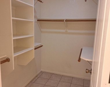 507 W Bluefield Avenue - Photo Thumbnail 6