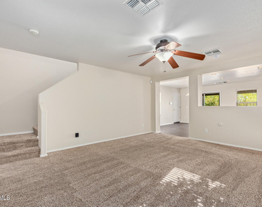 17255 N 184th Drive - Photo Thumbnail 9