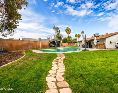 2612 W Osage Circle - Photo Thumbnail 26