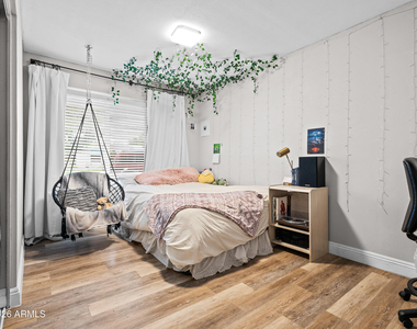 2612 W Osage Circle - Photo Thumbnail 13