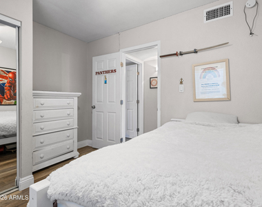 2612 W Osage Circle - Photo Thumbnail 14
