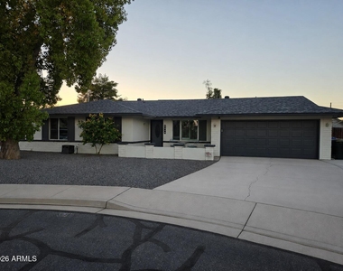 2612 W Osage Circle - Photo Thumbnail 1