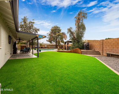2612 W Osage Circle - Photo Thumbnail 20