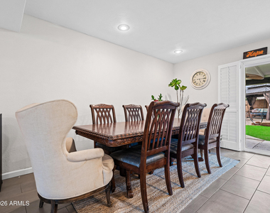2612 W Osage Circle - Photo Thumbnail 4