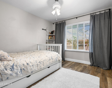 2612 W Osage Circle - Photo Thumbnail 15