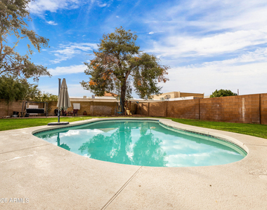 2612 W Osage Circle - Photo Thumbnail 29