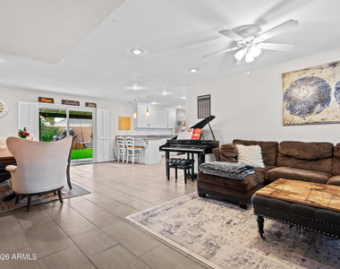 2612 W Osage Circle - Photo Thumbnail 11