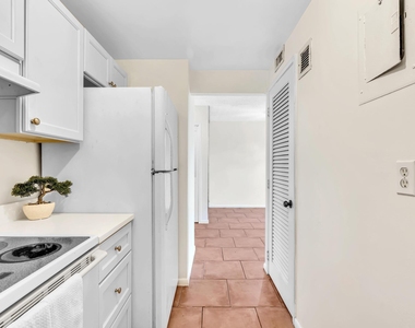 900 Ne 18th Avenue - Photo Thumbnail 10