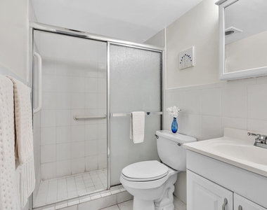 900 Ne 18th Avenue - Photo Thumbnail 13