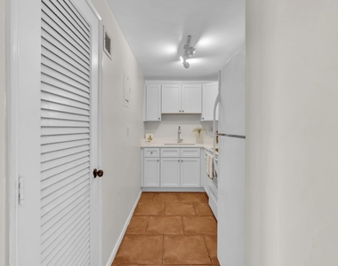 900 Ne 18th Avenue - Photo Thumbnail 11