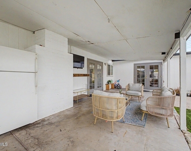 2558 E Baltimore Street - Photo Thumbnail 40