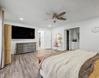 2558 E Baltimore Street - Photo Thumbnail 25