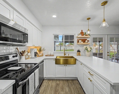 2558 E Baltimore Street - Photo Thumbnail 21