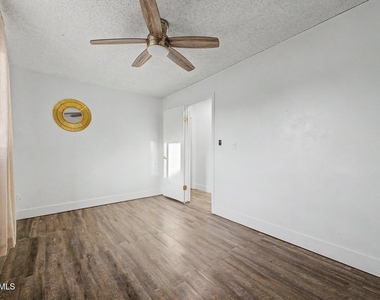 2558 E Baltimore Street - Photo Thumbnail 30
