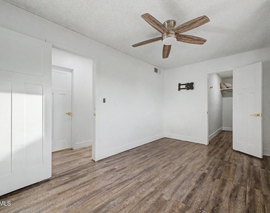 2558 E Baltimore Street - Photo Thumbnail 31