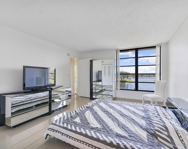5828 Coral Lake Drive - Photo Thumbnail 14