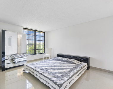 5828 Coral Lake Drive - Photo Thumbnail 15