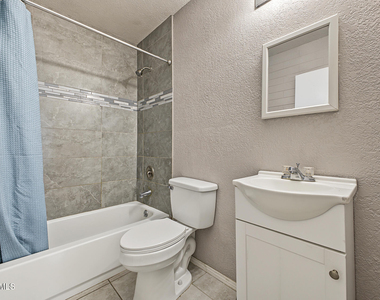 919 E Vineyard Road - Photo Thumbnail 3