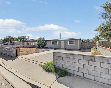 919 E Vineyard Road - Photo Thumbnail 5