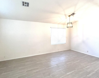 3552 S Cosmos Drive - Photo Thumbnail 5