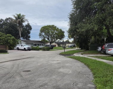 18451 Spanish Isles Place - Photo Thumbnail 2