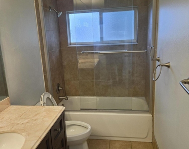 18451 Spanish Isles Place - Photo Thumbnail 10