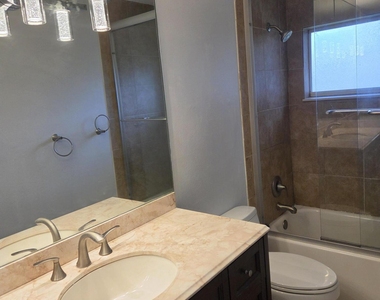 18451 Spanish Isles Place - Photo Thumbnail 11
