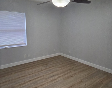 18451 Spanish Isles Place - Photo Thumbnail 8