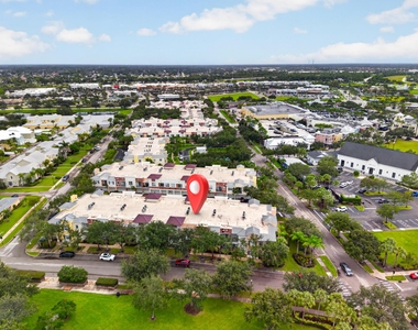 10560 Sw Stephanie Way - Photo Thumbnail 4