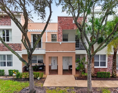 10560 Sw Stephanie Way - Photo Thumbnail 2