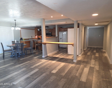 908 N Queen Mary Way - Photo Thumbnail 5