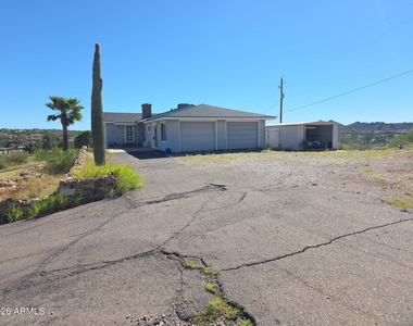 908 N Queen Mary Way - Photo Thumbnail 1